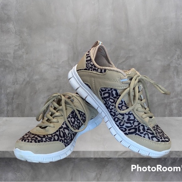cheeks Shoes - Cheeks Tony Little canvas leopard print tennis walking/running shoes SZ 7.5-8